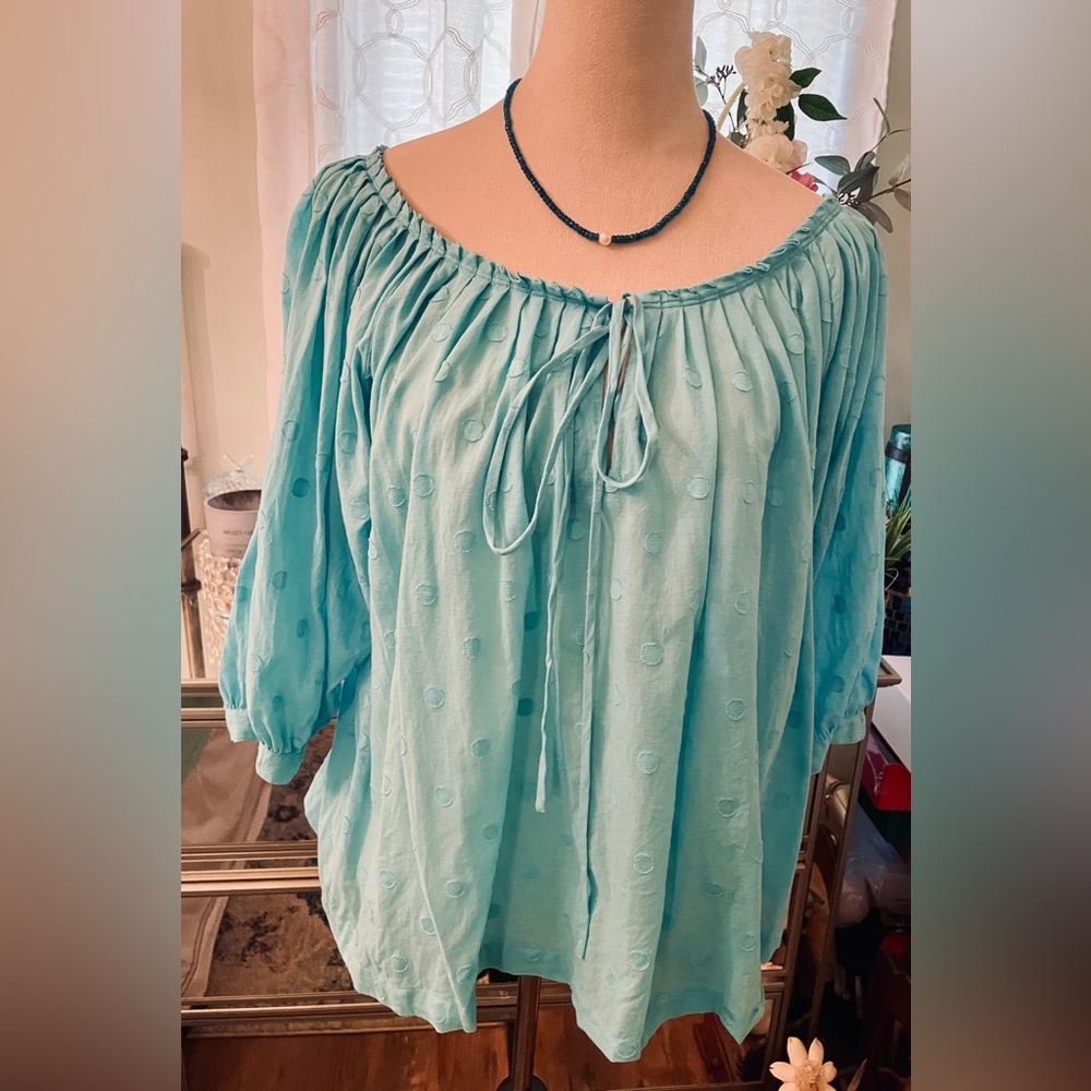 Michael Kors Lightweight Cotton Blouse with blouson sleeves and relaxed fit. M.